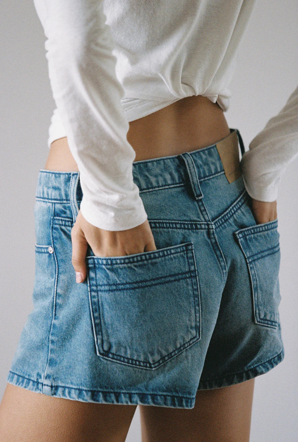 Ebony Short Marina Mid Blue