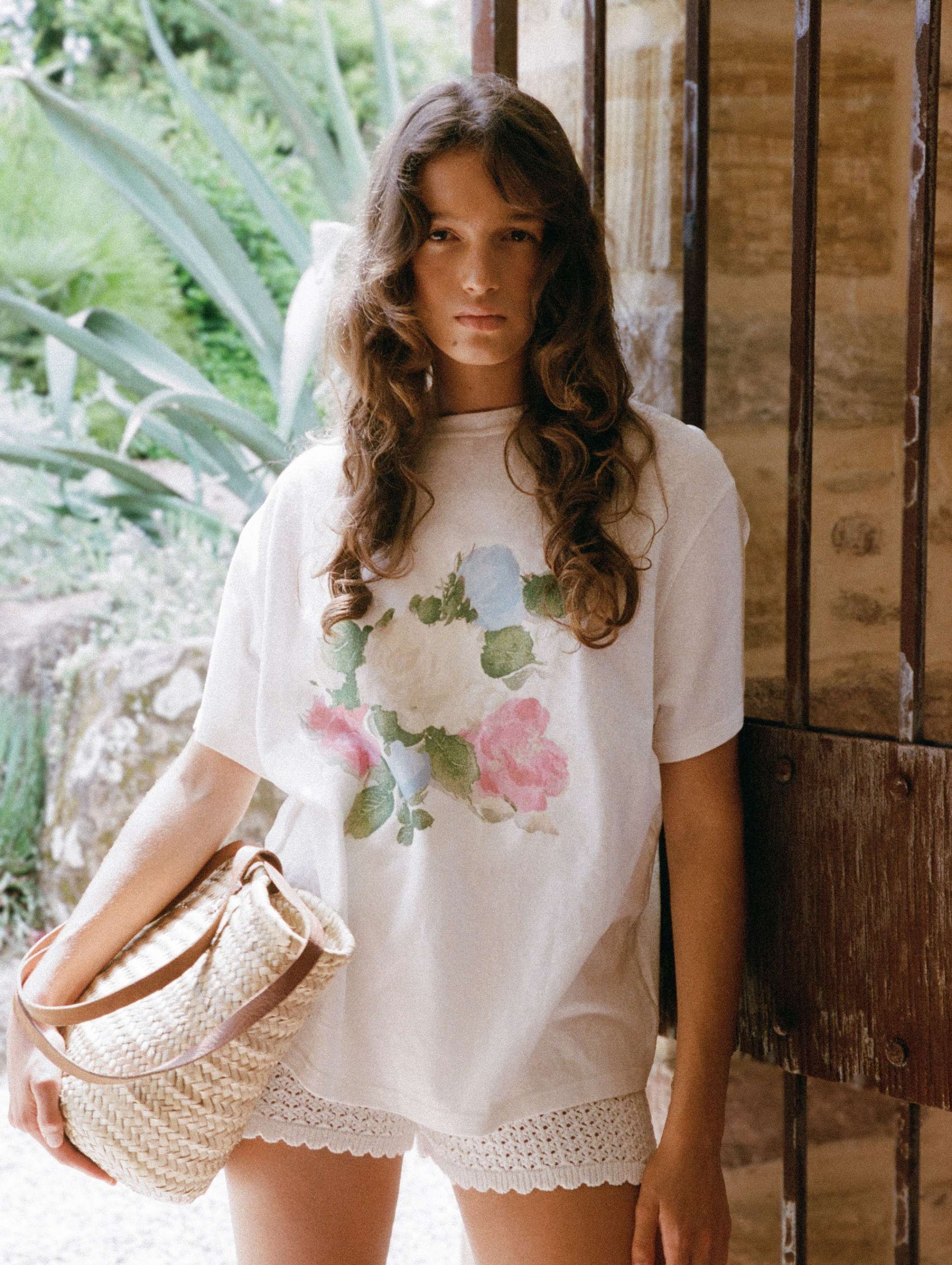 Holiday Tee in Enamour