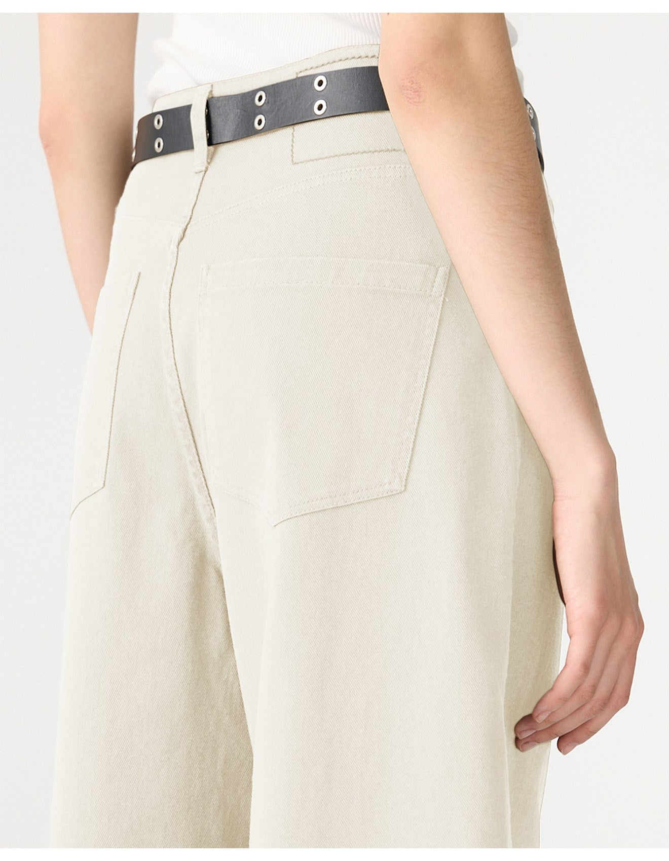 Cotton Twill Barrel Leg Pant in Ecru