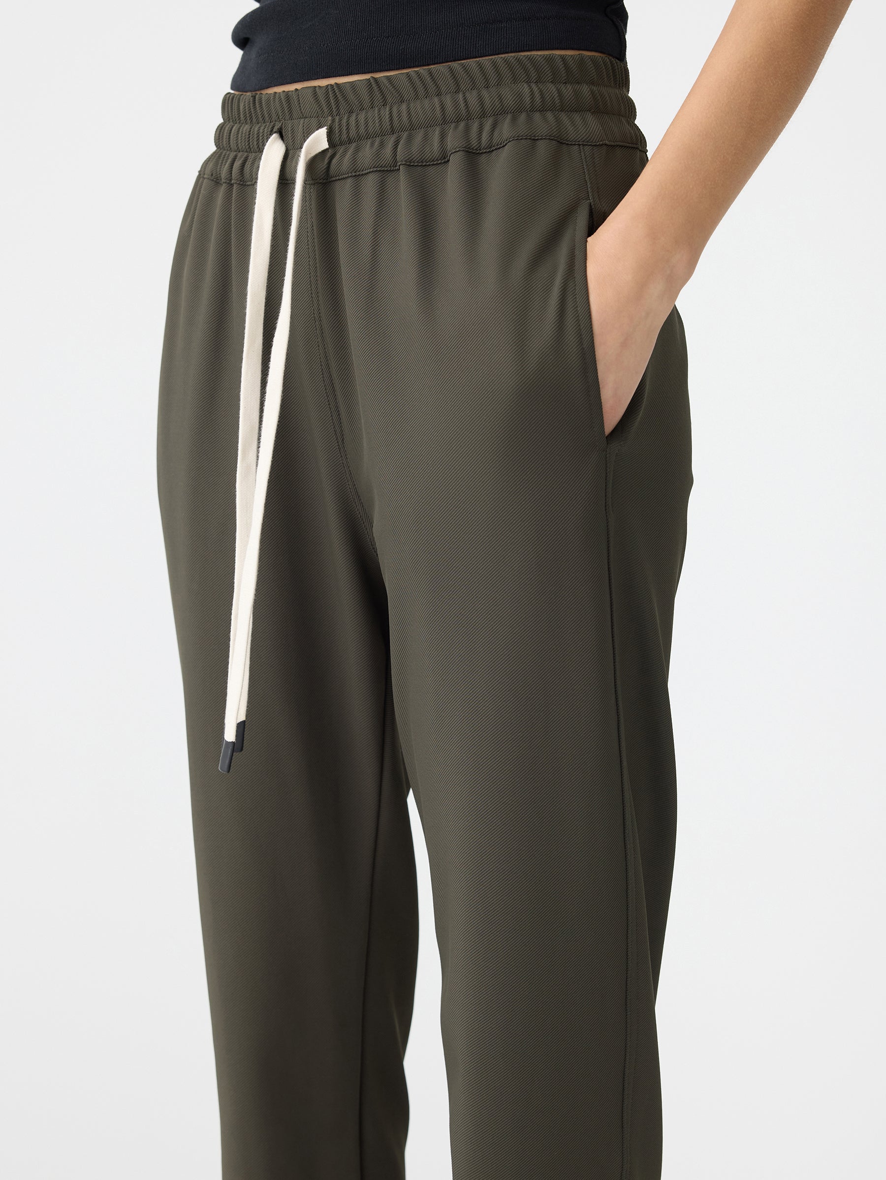 Stretch Twill Tapered Pant in Dark Olive
