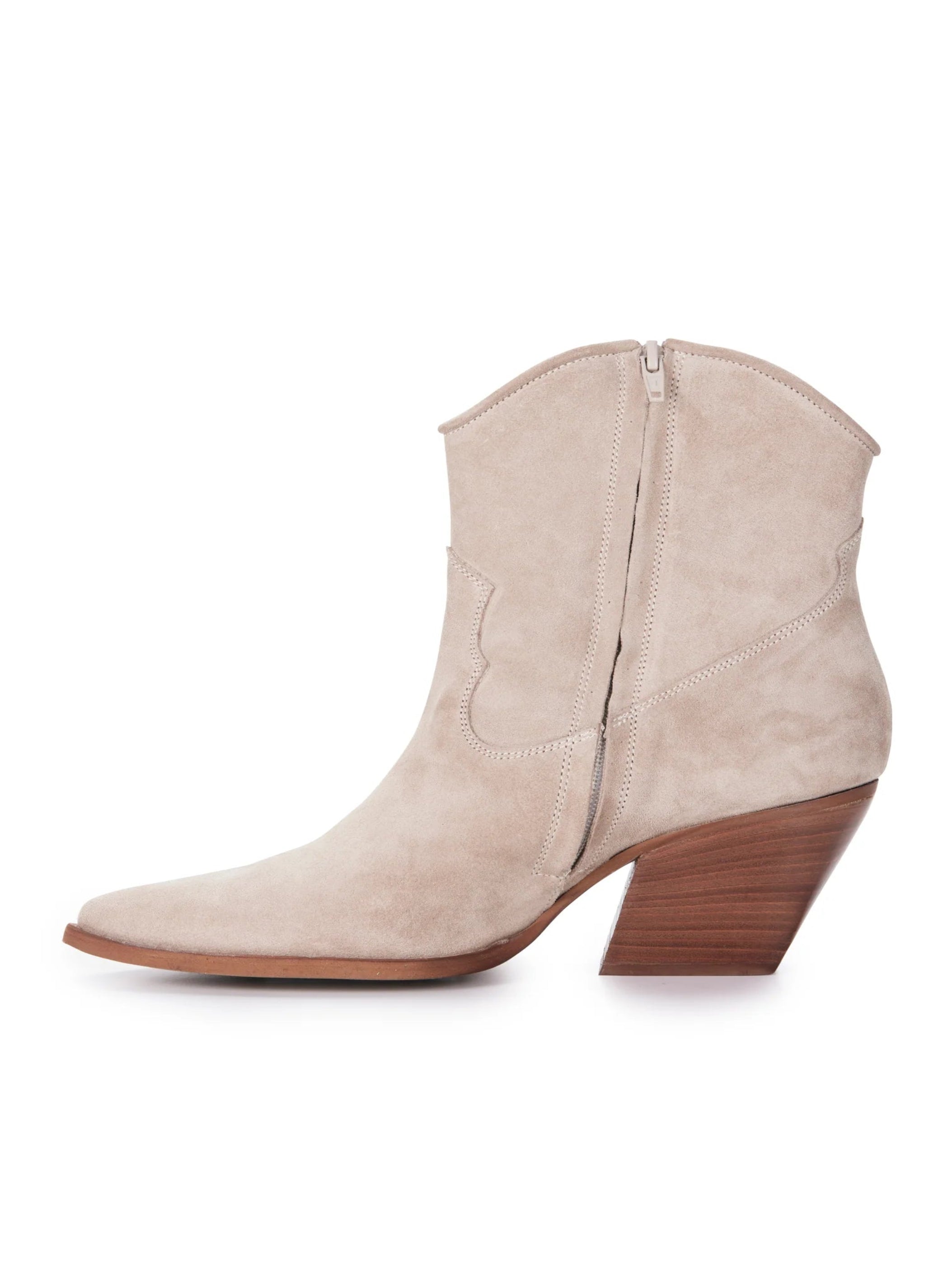 Julia Boot in Sand