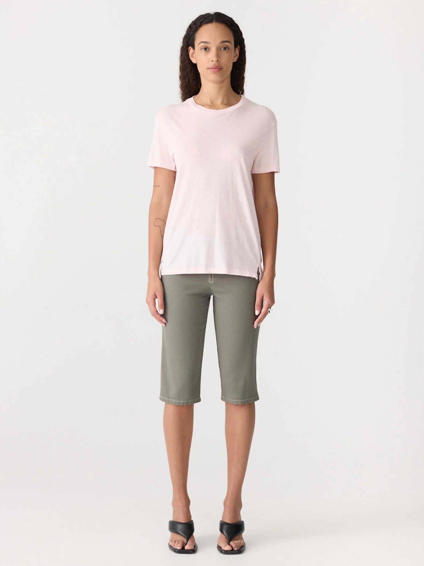 Classic T-Shirt in Powder Pink