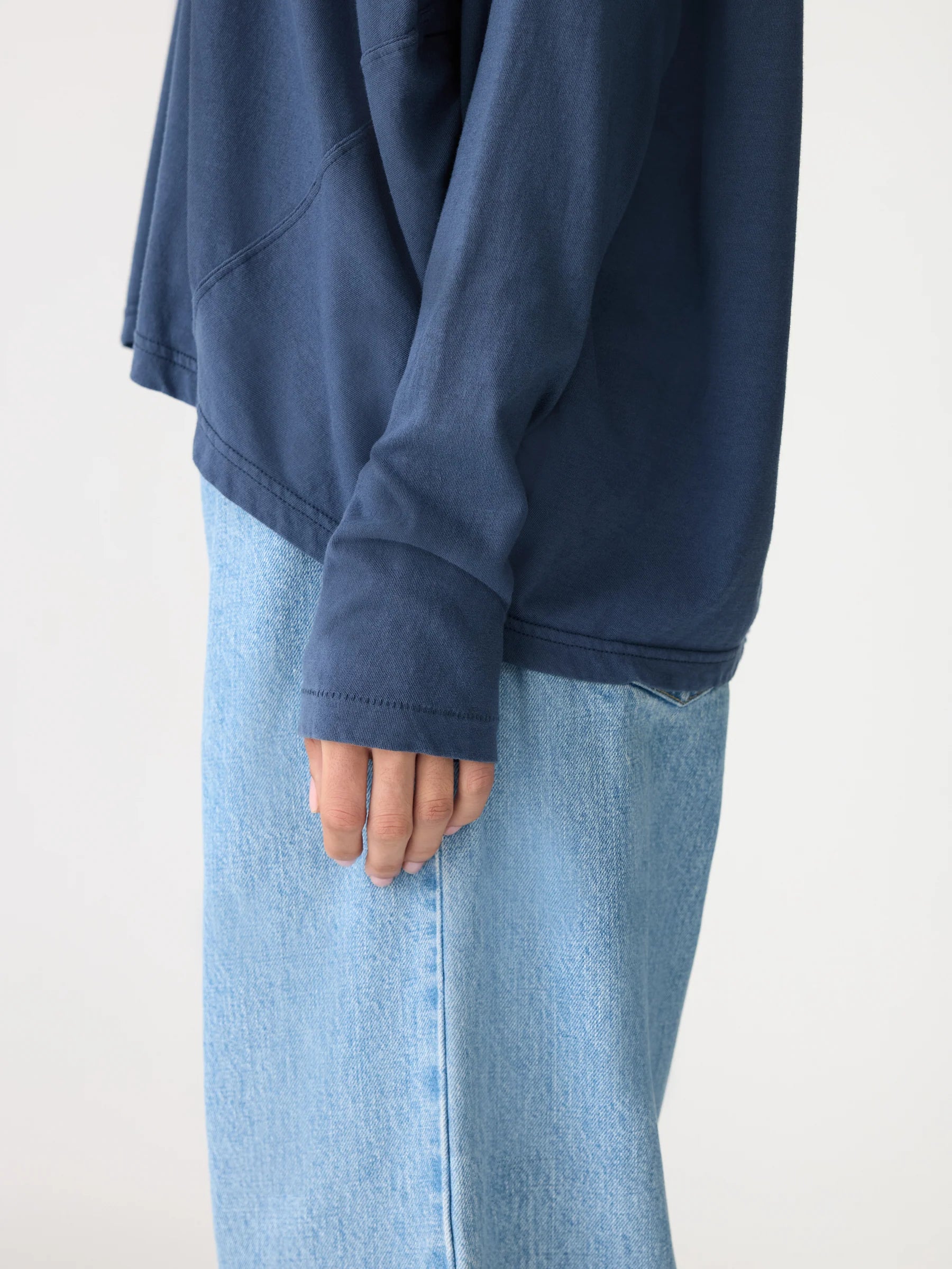 Slouch Circle L/S T-Shirt in Midnight Blue