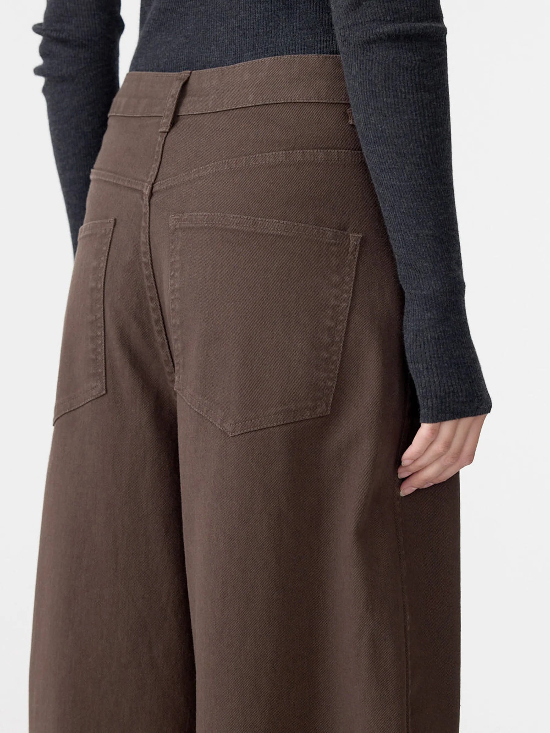 Cotton Twill Barrel Leg Pant in Chocolate Brown