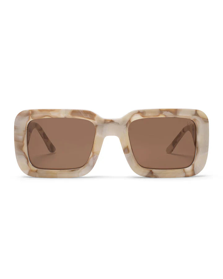 Vesere in Cafe Au Lait