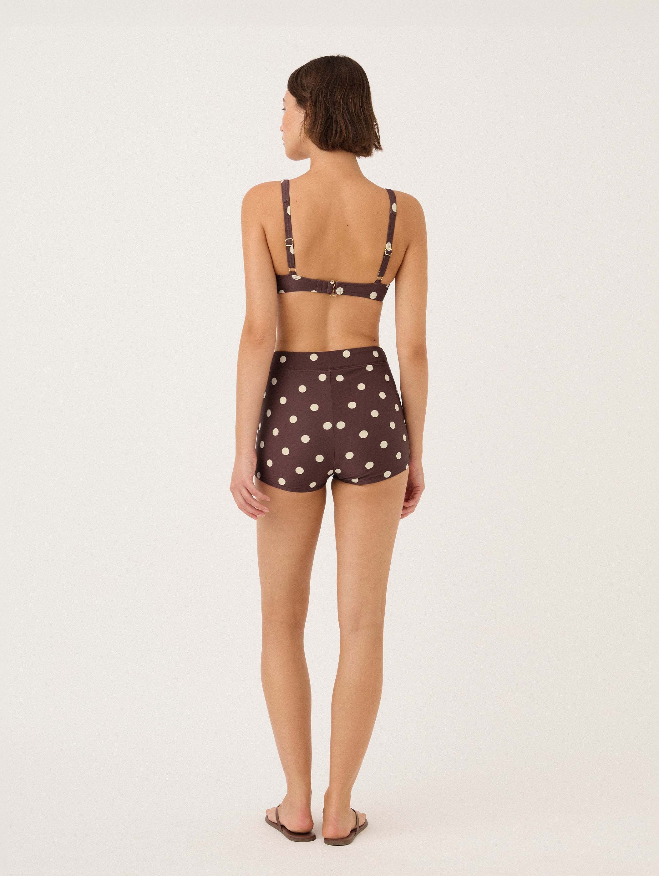 Quintessential Short in Praline