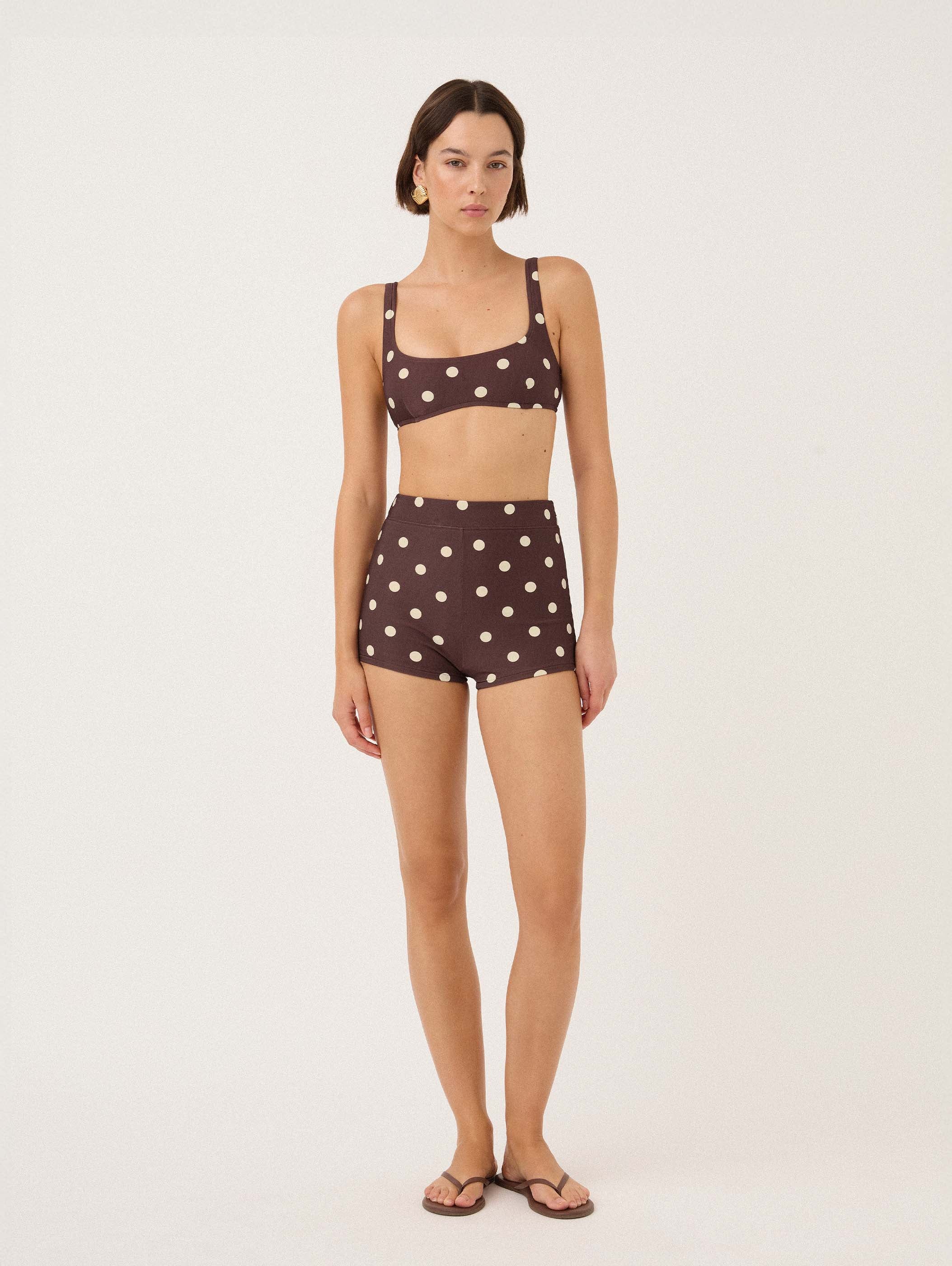 Quintessential Short in Praline