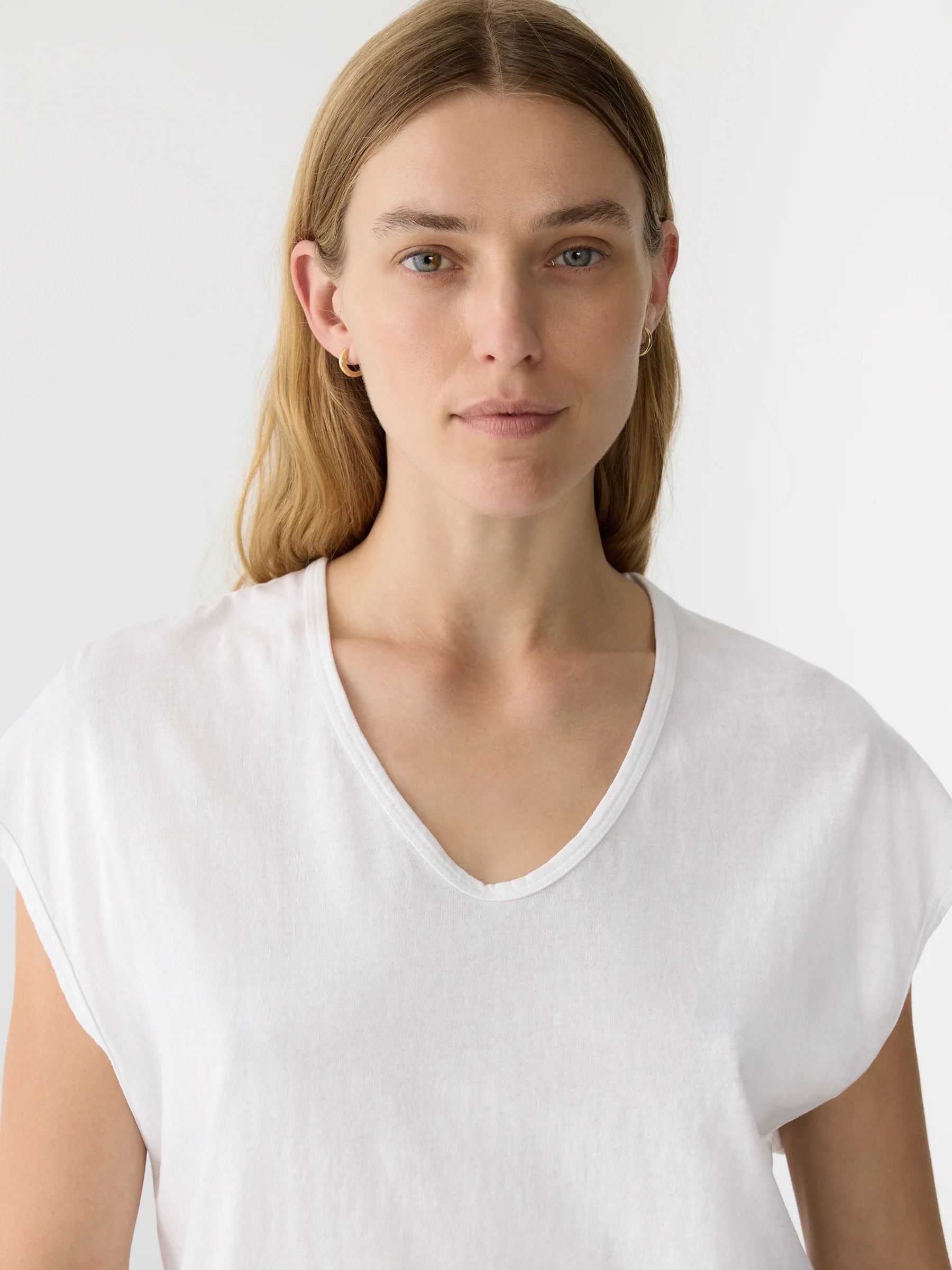Fine Bind Scoop Neck Tank in White