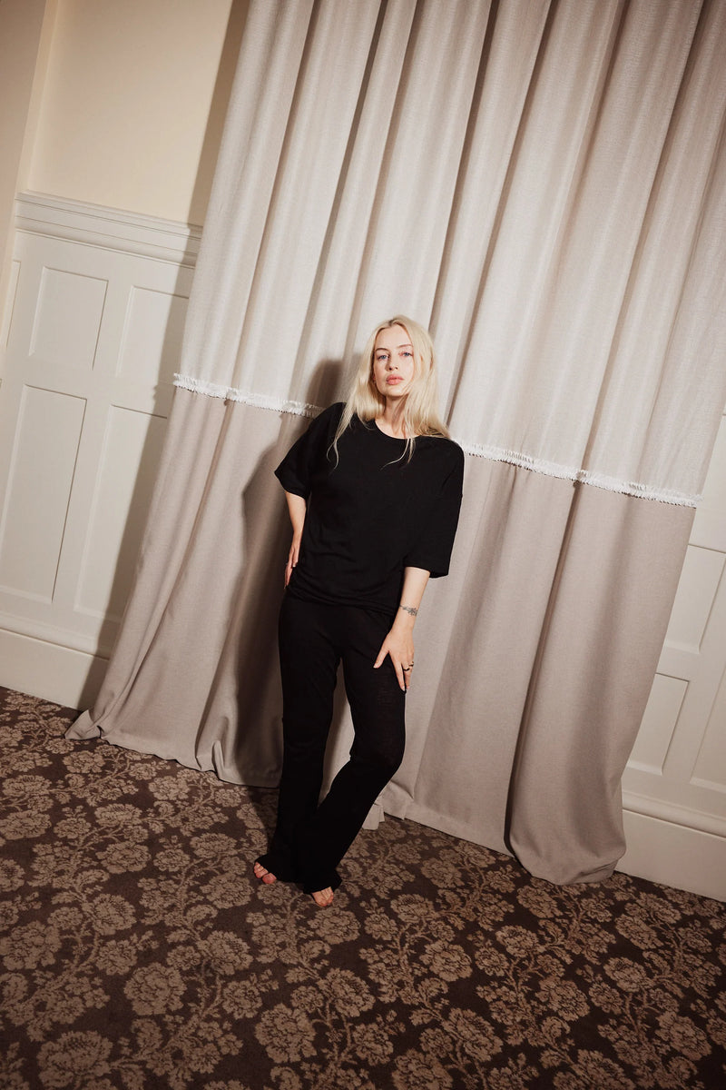 Elina Flare Pant in Noir