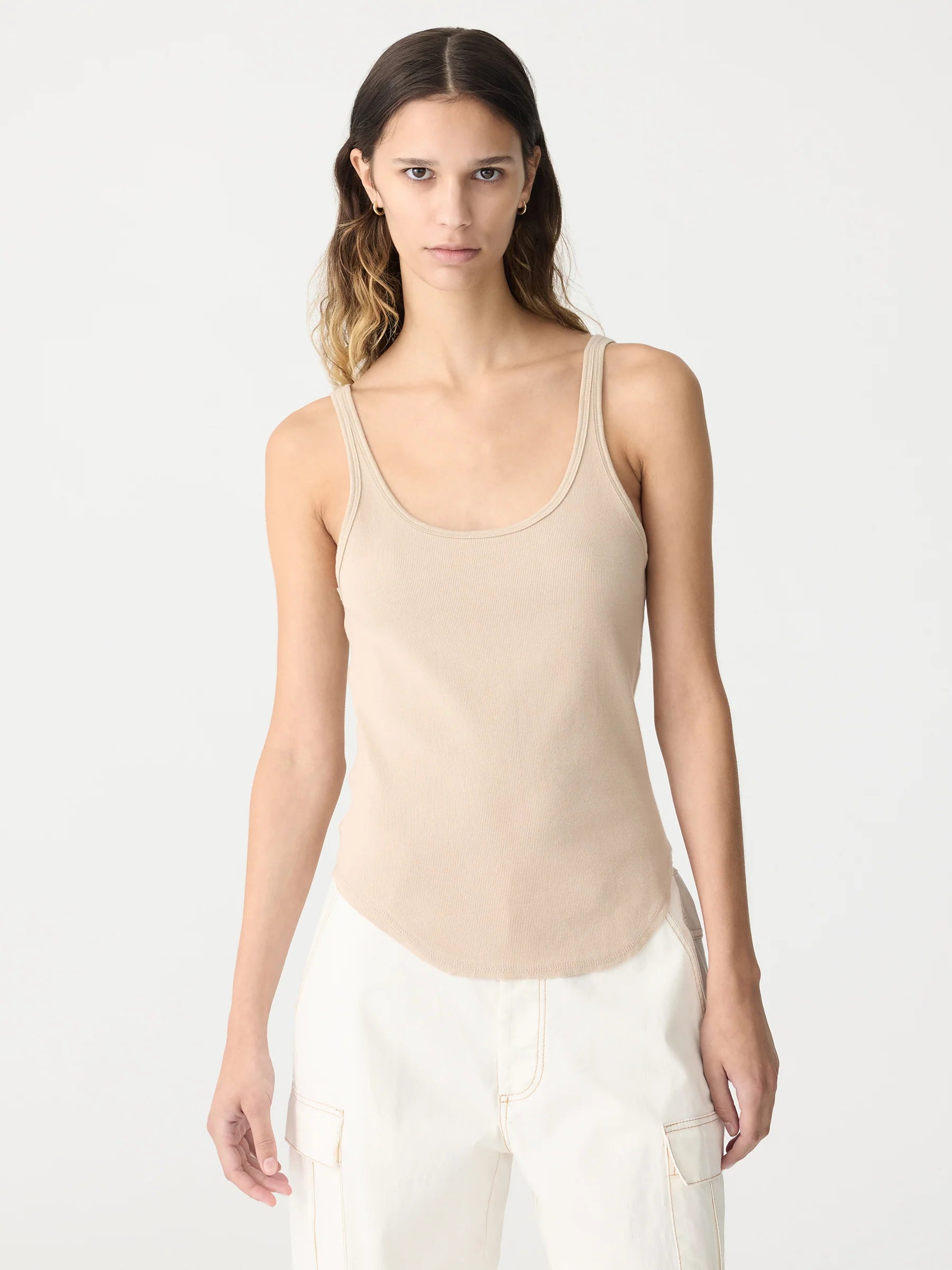 Slim Scoop Rib Tank in Dune