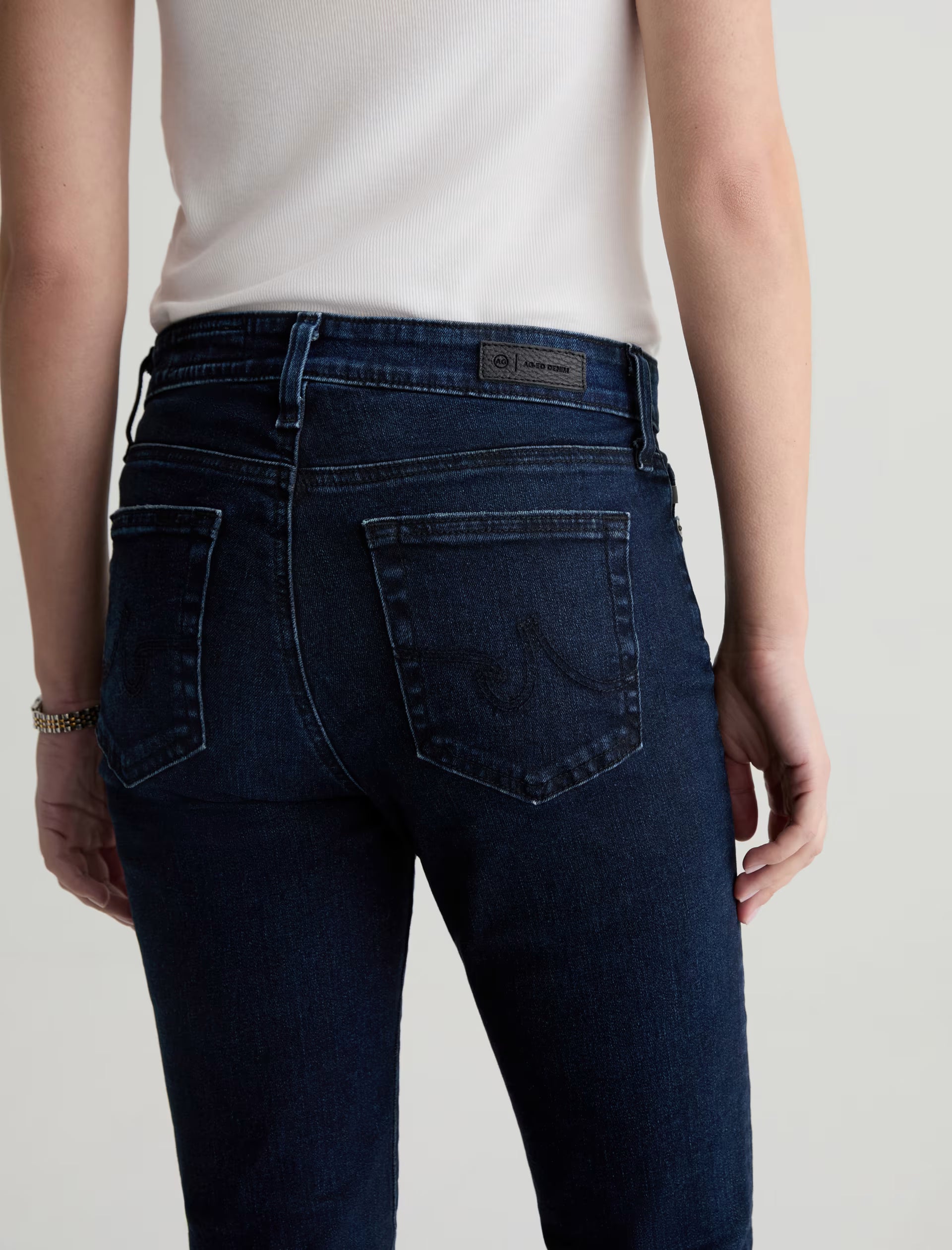 Mari Mid Rise Slim Straight in 3 Years Highrise