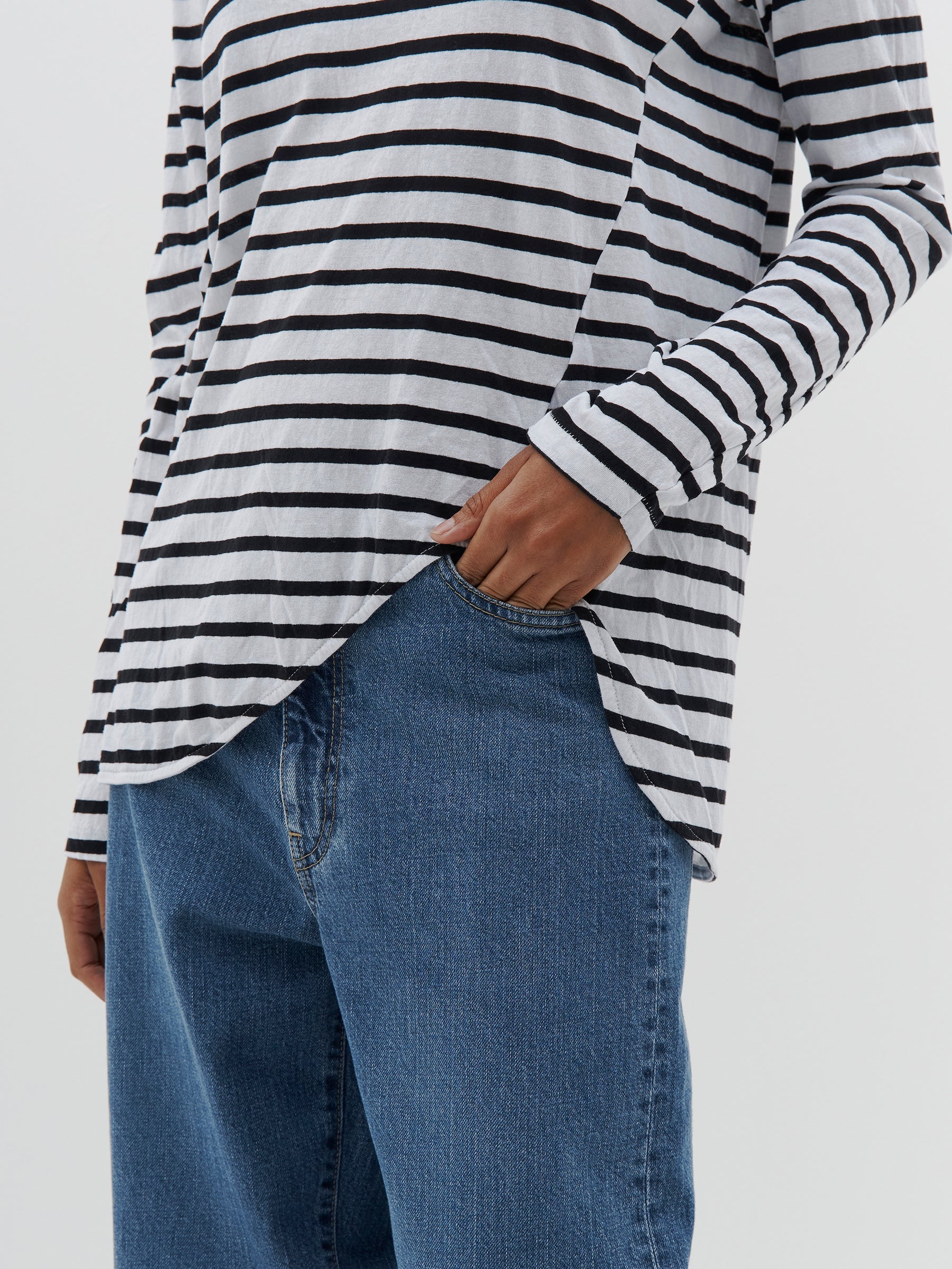 Stripe Scoop Hem L/S Shirt