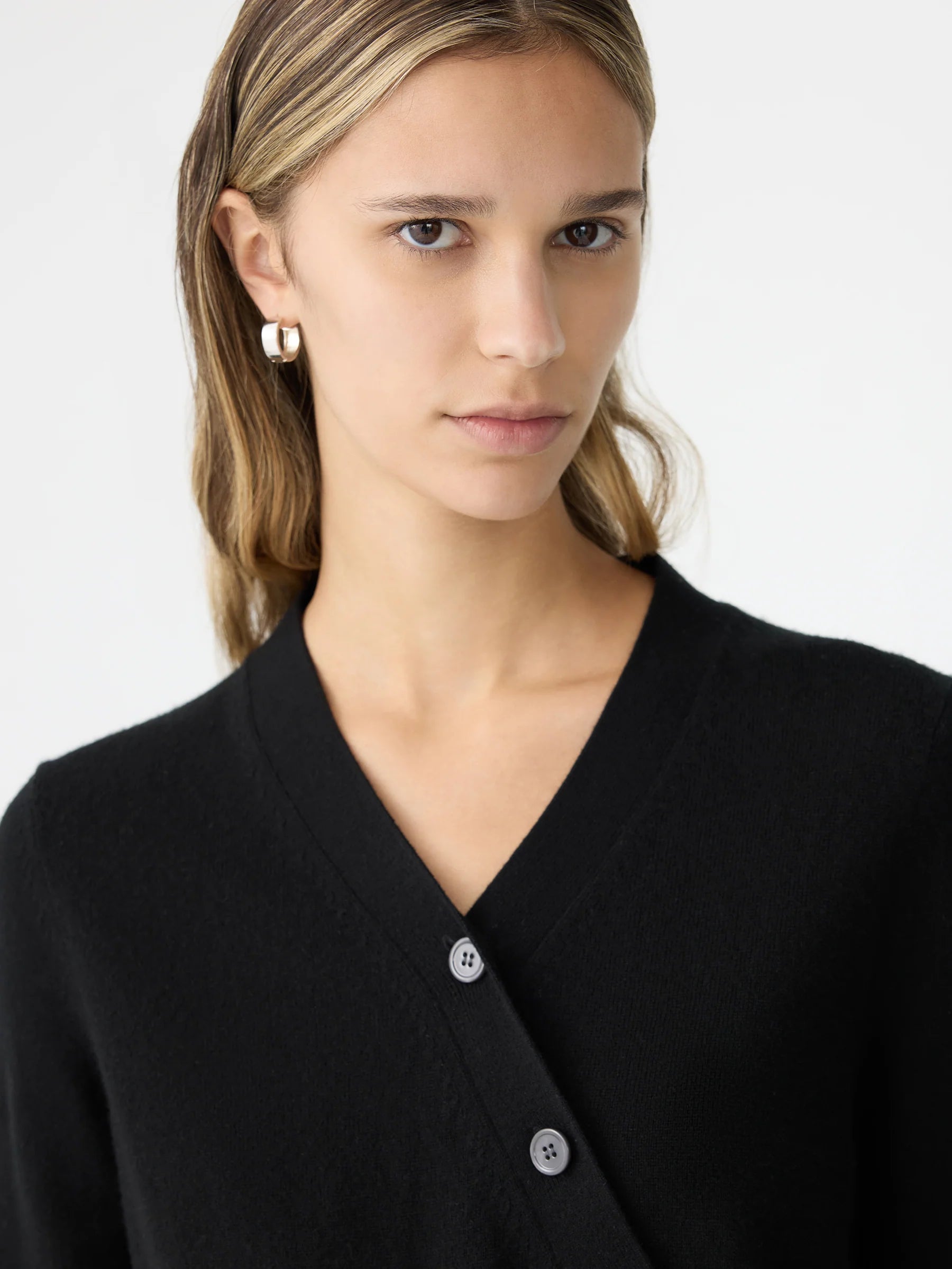 Crossover Cashmere Cardigan in Black