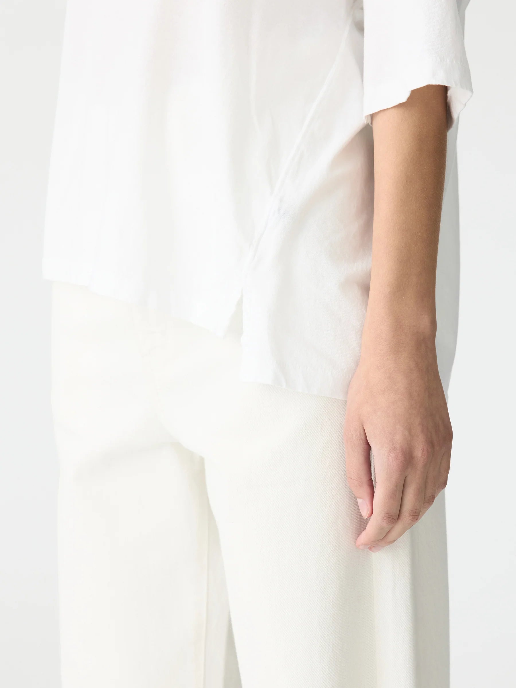 Slouch Side Step Short Sleeve T-Shirt in White