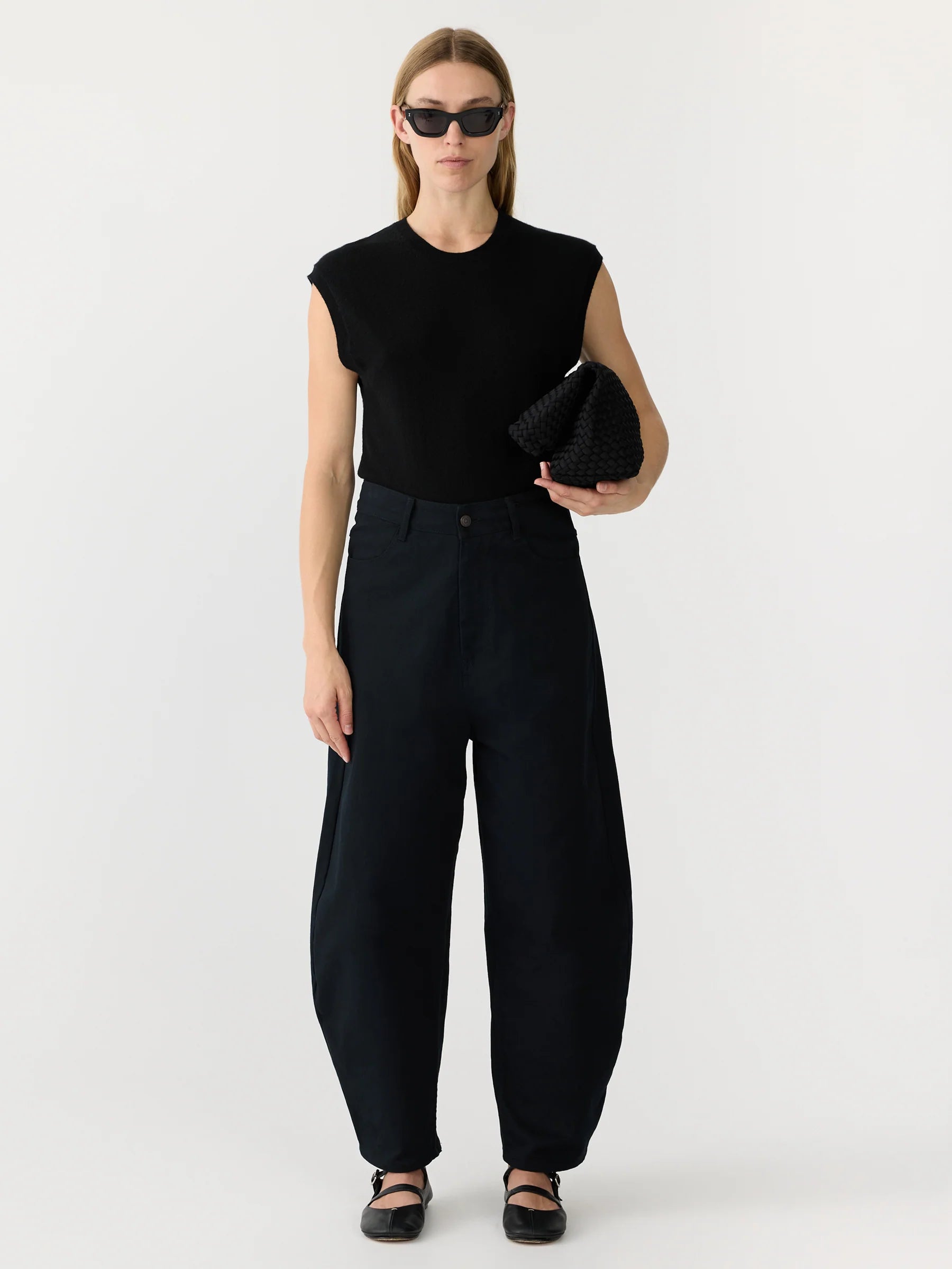 Cotton Twill Barrel Leg Pant in Black