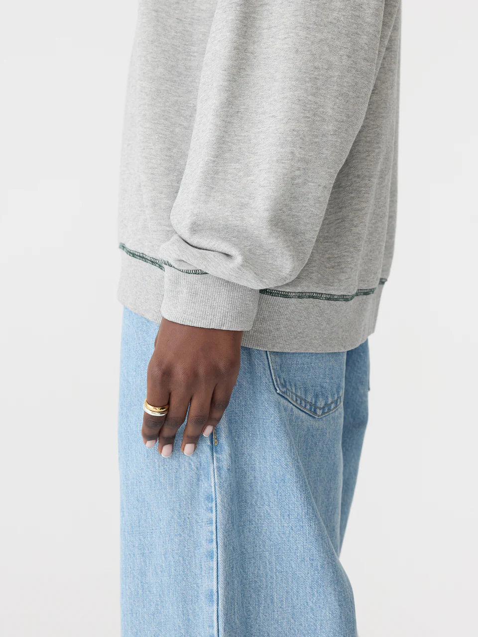 Universal Detail Sweatshirt