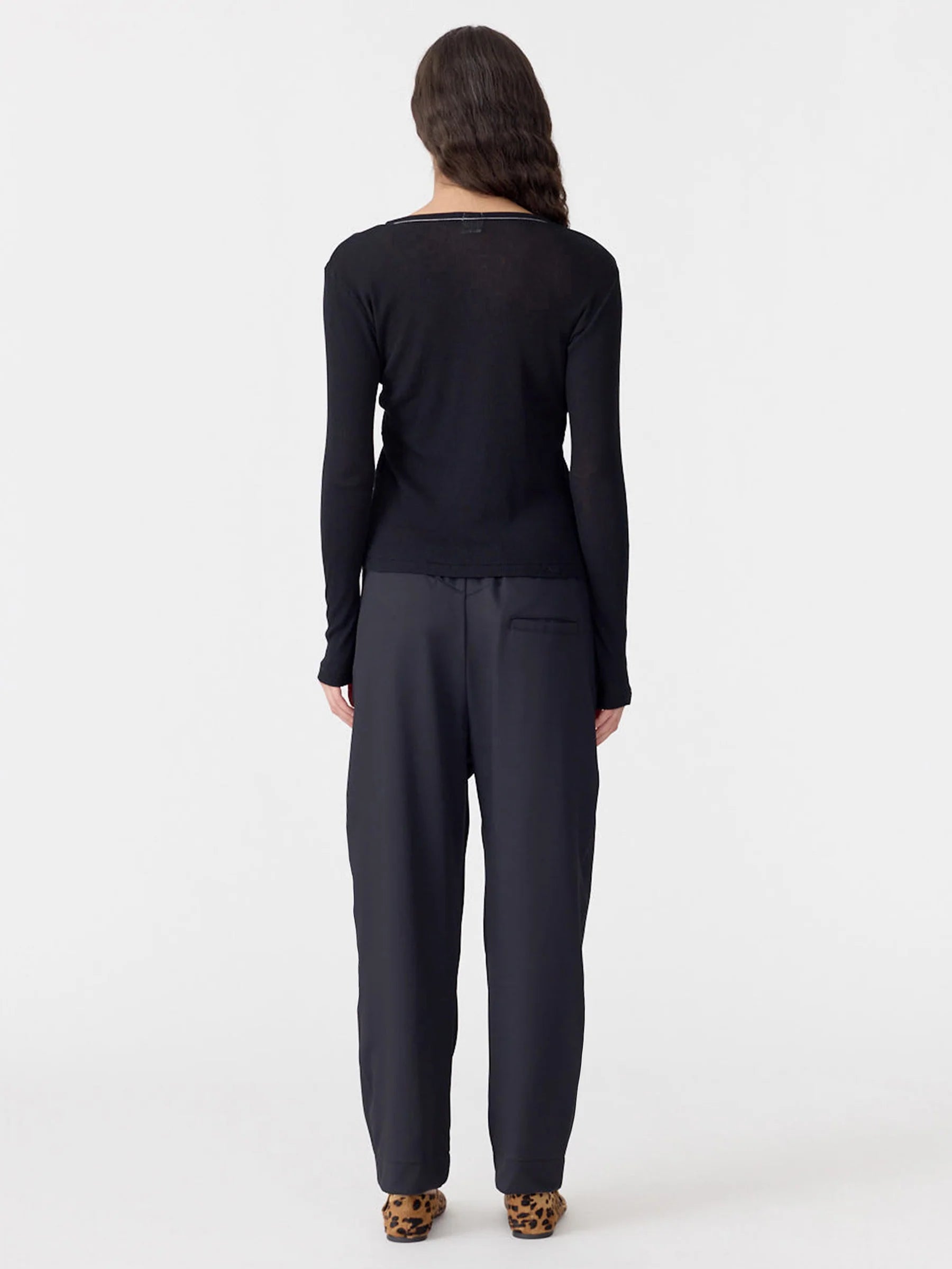 Twill Pleat Pull On Pant in Black