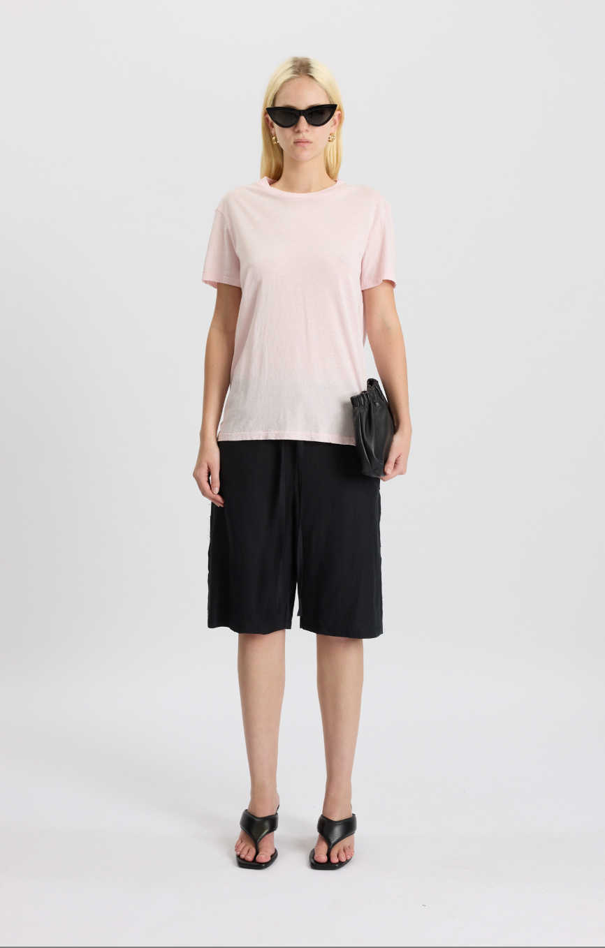 Classic T-Shirt in Powder Pink