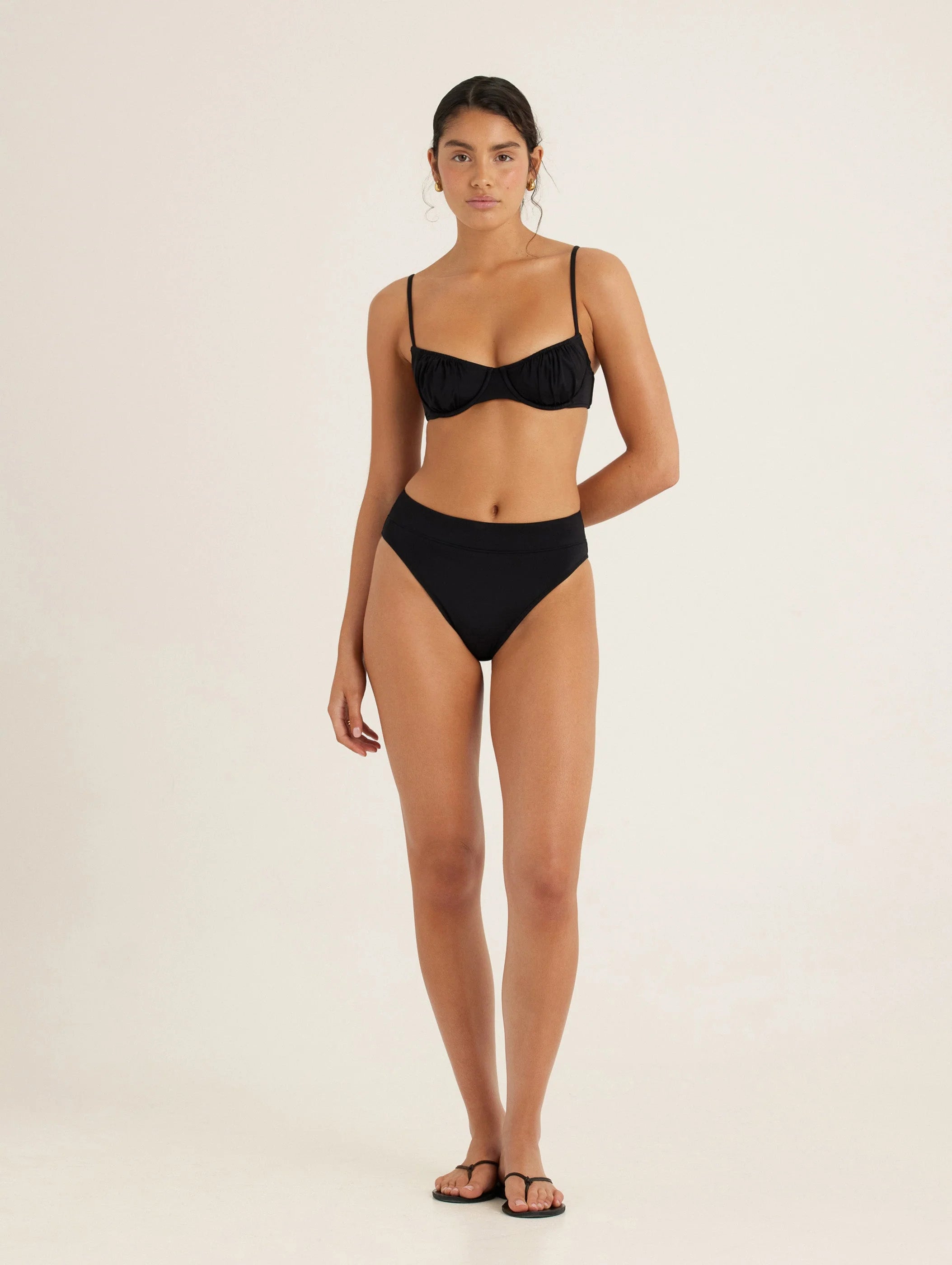 Mid high Cut Pant in Noir