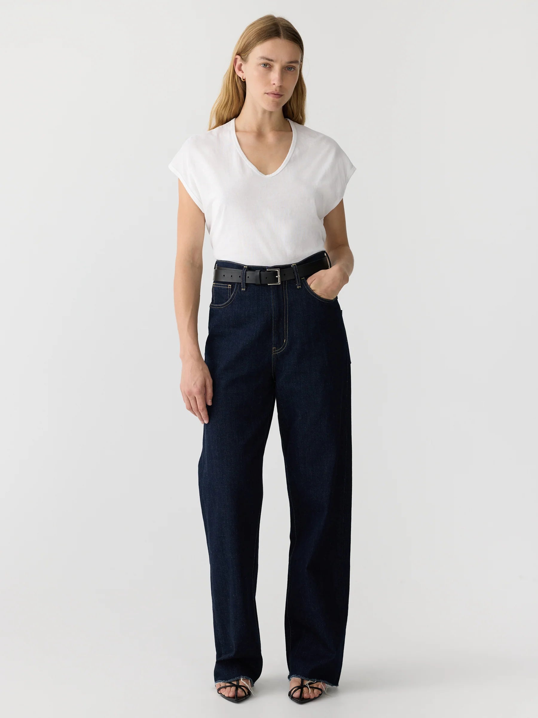 Fine Bind Scoop Neck Tank in White